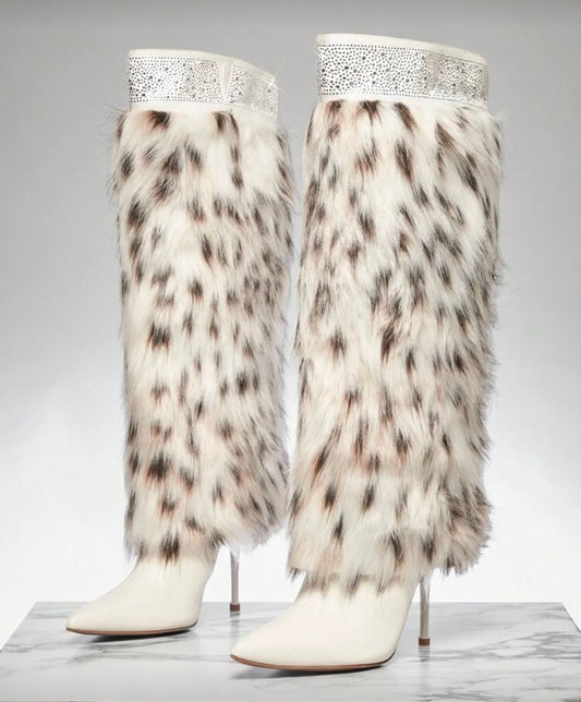 Tail fur boots