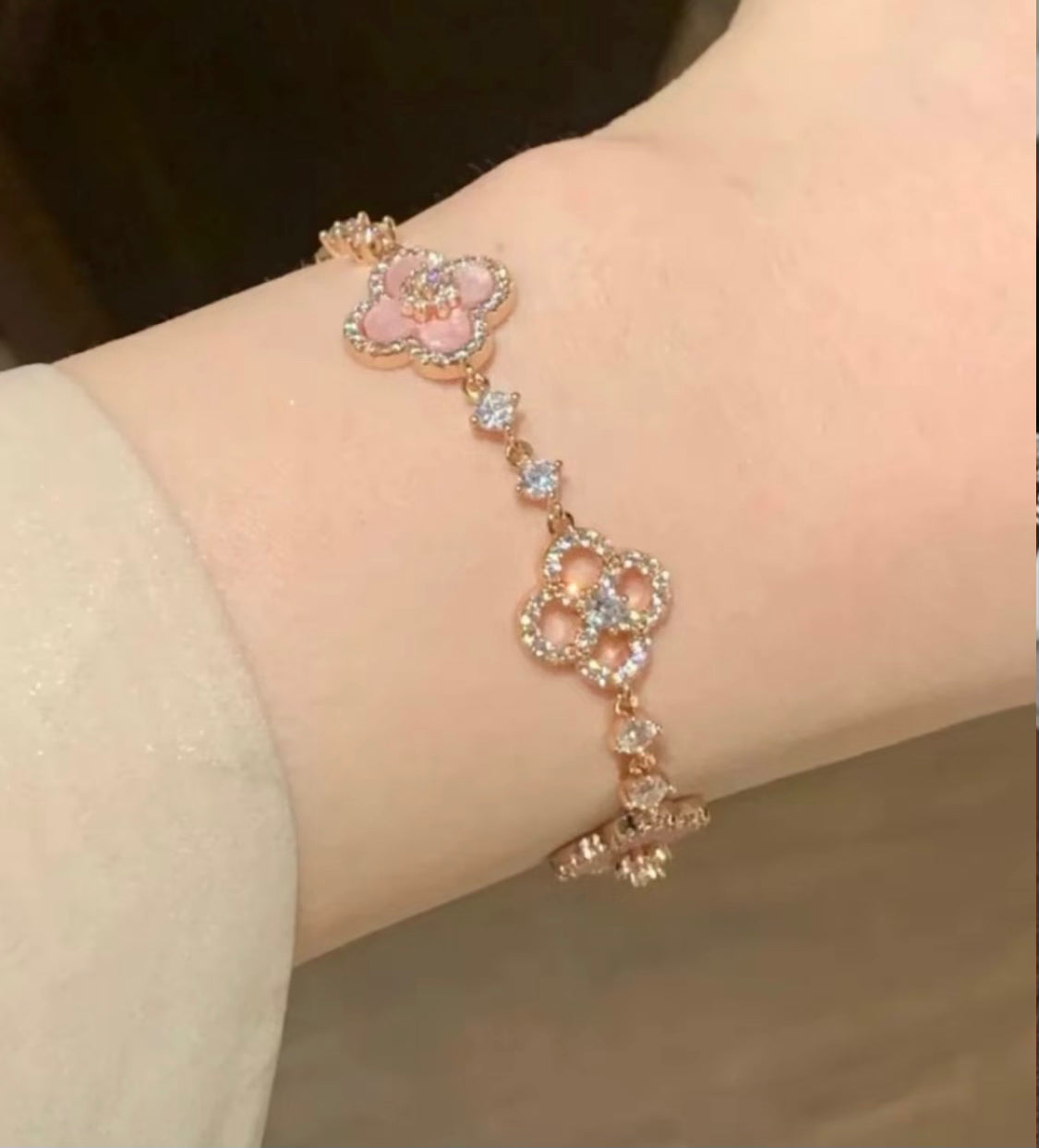 Pandoric flower